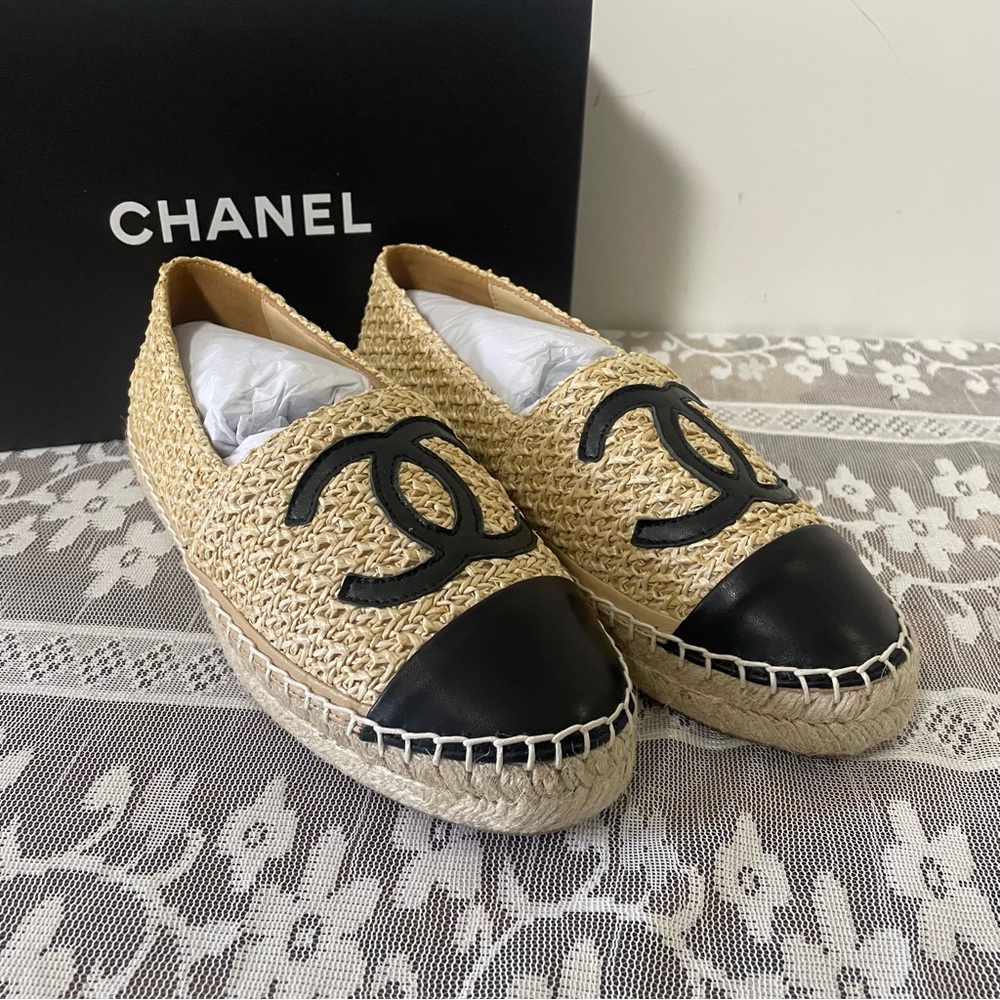 CHANEL Classic CC Raffia Espadrilles